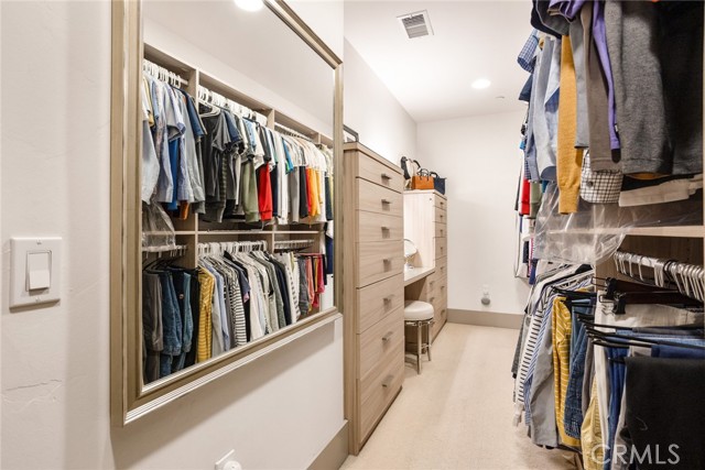 200 S Orange Grove Boulevard, Pasadena CA: https://media.crmls.org/medias/fccbd2c7-e862-46e5-ba4e-9c890f43fa0f.jpg