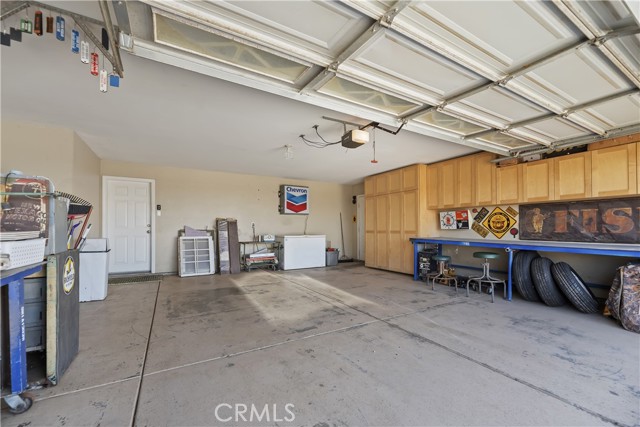 8328 Chateau Road, Phelan CA: https://media.crmls.org/medias/fccbdb80-61d4-4a99-8a5f-09866c444c7f.jpg