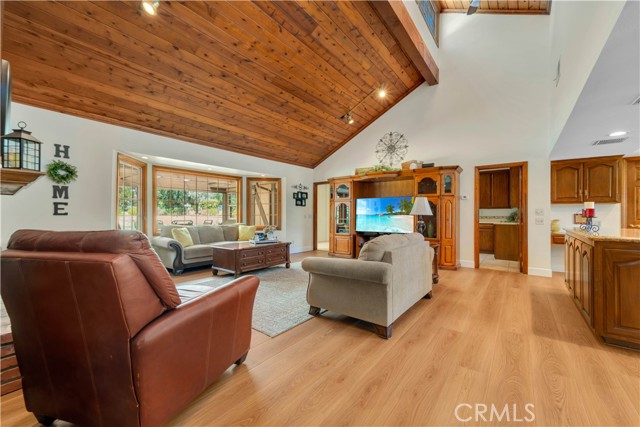 Detail Gallery Image 7 of 59 For 15883 Condor Ridge, Canyon Country,  CA 91387 - 5 Beds | 3/1 Baths