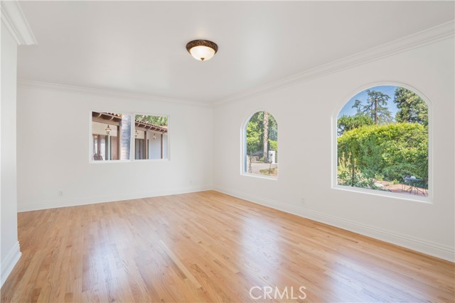 1247 Journeys End Drive, La Canada Flintridge CA: https://media.crmls.org/medias/fccbf4cb-952e-41d1-97a2-8836727ffc40.jpg