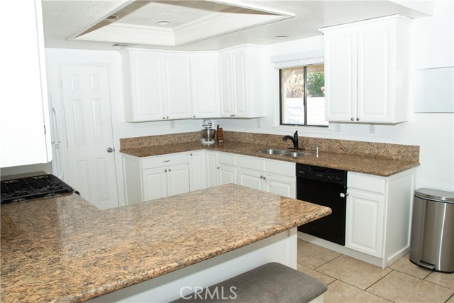 Detail Gallery Image 11 of 48 For 13040 Rain Shadow Rd, Victorville,  CA 92395 - 3 Beds | 2 Baths