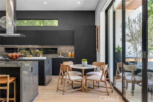 15231 Greenleaf Street, Sherman Oaks CA: https://media.crmls.org/medias/fccd735d-51ce-4100-b796-a8ab683d42f8.jpg