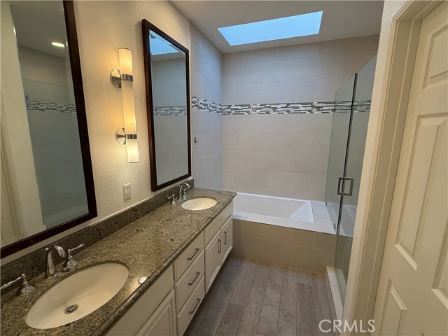 Detail Gallery Image 6 of 10 For 210 Lille Ln #301,  Newport Beach,  CA 92663 - 2 Beds | 2 Baths