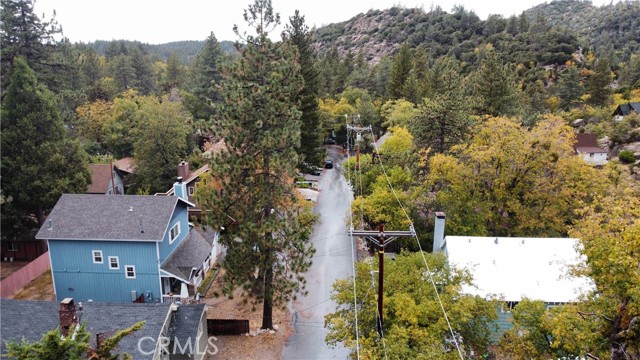 Detail Gallery Image 18 of 19 For 32961 Squirrel, Arrowbear,  CA 92382 - 2 Beds | 1 Baths