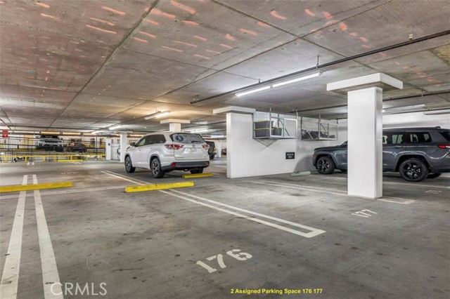 Detail Gallery Image 17 of 24 For 21301 Erwin St #516,  Woodland Hills,  CA 91367 - 2 Beds | 2 Baths