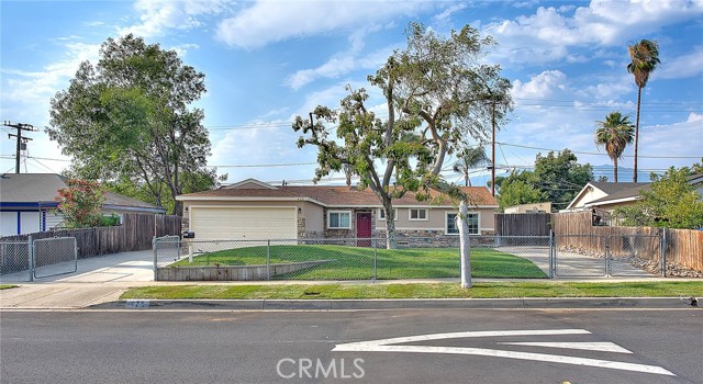 425 Grove Street, Pomona, California 91767, 3 Bedrooms Bedrooms, ,2 BathroomsBathrooms,Single Family Residence,For Sale,Grove,CV24146396