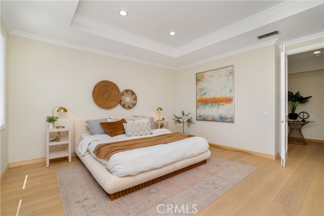 3318 Durham Court, Burbank CA: https://media.crmls.org/medias/fccf3e47-6871-47af-9592-e87cf59e84eb.jpg