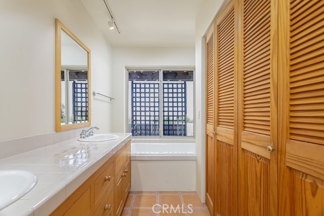 10555 Cima Mesa Road, Juniper Hills CA: https://media.crmls.org/medias/fccff58f-12b0-4262-9e8b-cce2275212d3.jpg