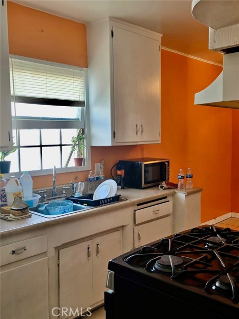 722 N Philadelphia Street, Anaheim CA: https://media.crmls.org/medias/fcd0020e-236c-4dd9-afd8-1e95a63e5975.jpg
