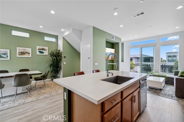 Detail Gallery Image 3 of 29 For 160 Keeper, Irvine,  CA 92618 - 2 Beds | 2/1 Baths