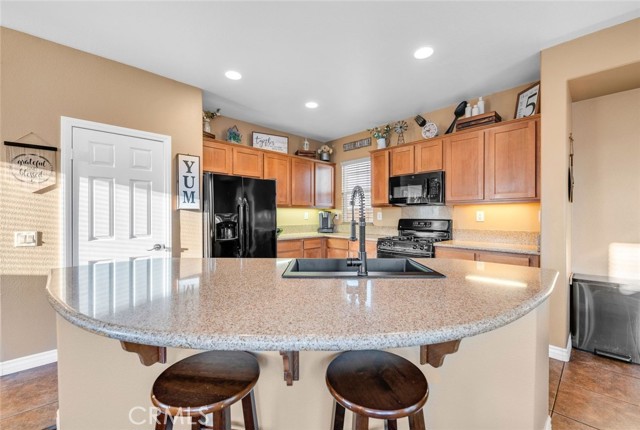 33513 Cedar Creek Lane, Lake Elsinore CA: https://media.crmls.org/medias/fcd12bdc-b362-488f-aea4-e03b1f6eb323.jpg