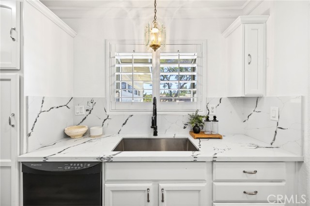 Detail Gallery Image 21 of 54 For 1626 E 15th, Santa Ana,  CA 92701 - 4 Beds | 2 Baths