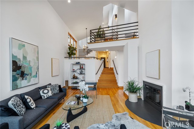 2704 Laurel Avenue, Manhattan Beach, California 90266, 4 Bedrooms Bedrooms, ,4 BathroomsBathrooms,Residential,Sold,Laurel,SB22216035