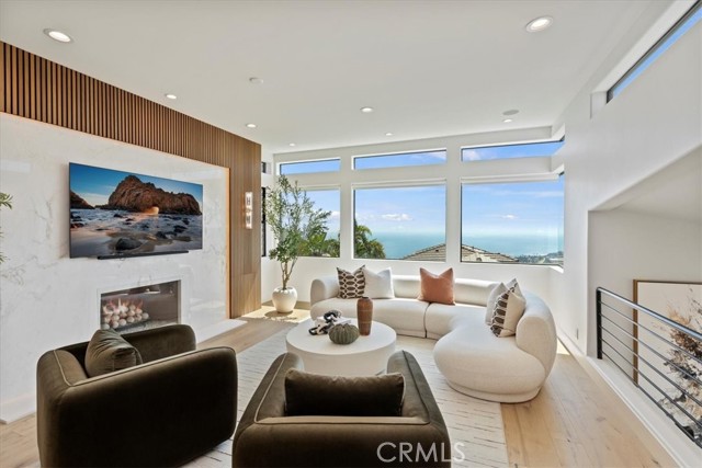 1425 Skyline, Laguna Beach CA: https://media.crmls.org/medias/fcd25306-0679-4f50-9245-3a7daf168067.jpg