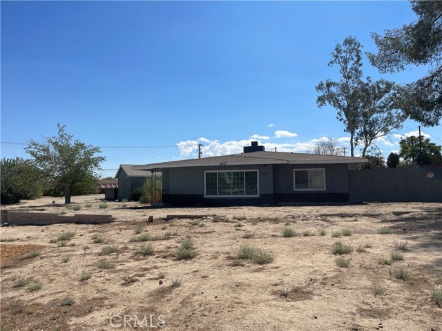 14877 Rodeo Drive, Victorville CA: https://media.crmls.org/medias/fcd26d7a-a485-4be5-8283-6727021f04c6.jpg