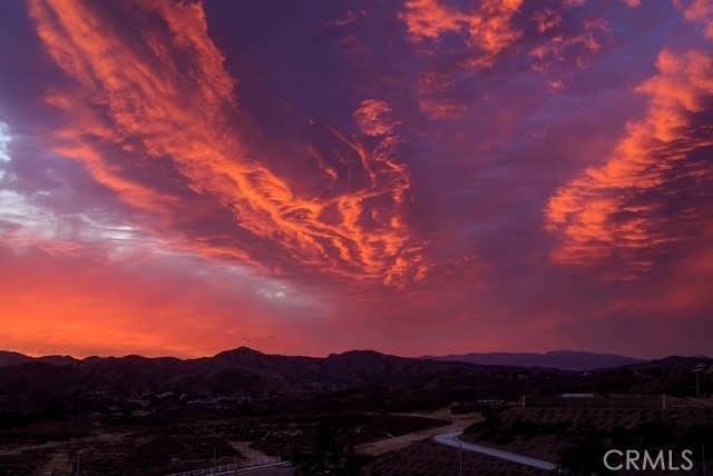 https://media.crmls.org/medias/fcd2c6ab-f409-4052-aff7-54d7bbc1e183.jpg?preset=X-Large