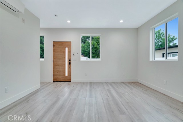 19513 Cantara Street photo 45