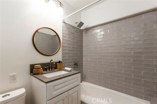 22253 Del Valle Street, Woodland Hills CA: https://media.crmls.org/medias/fcd2cad3-7dc7-4949-850f-a095593398a9.jpg