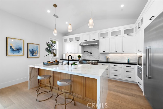 Detail Gallery Image 11 of 40 For 2507 Alta Vista Dr, Newport Beach,  CA 92660 - 5 Beds | 4/1 Baths