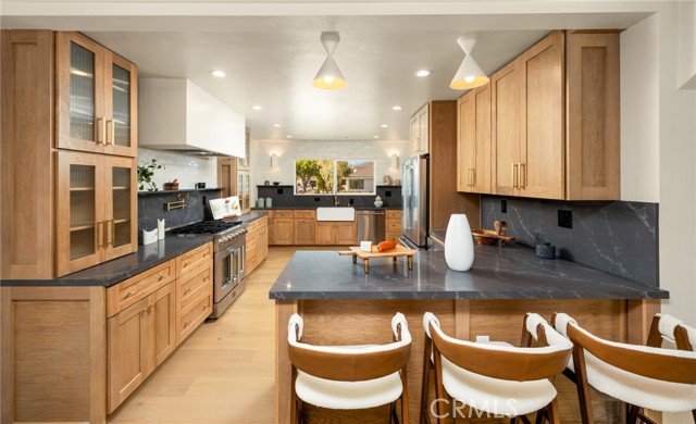 Detail Gallery Image 8 of 37 For 1839 Pitcairn Dr, Costa Mesa,  CA 92626 - 5 Beds | 4/1 Baths