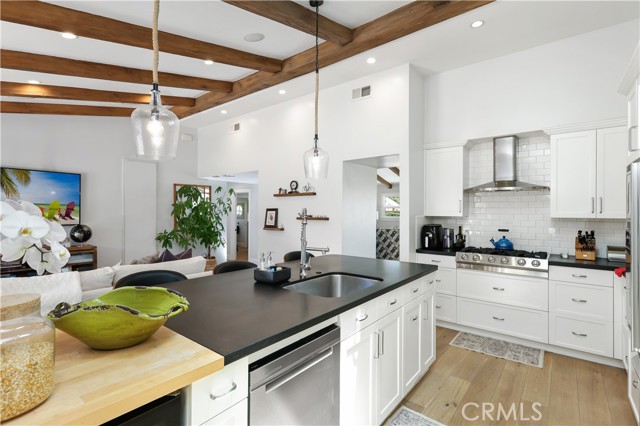 Detail Gallery Image 43 of 70 For 527 Seaward Rd, Corona Del Mar,  CA 92625 - 4 Beds | 3/1 Baths