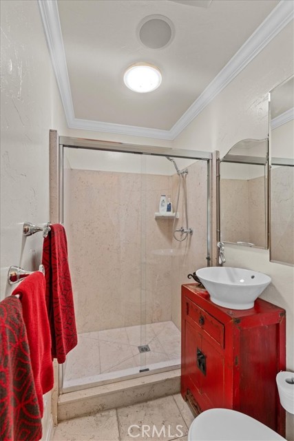 Detail Gallery Image 28 of 35 For 1138 Coldwater Canyon Dr, Beverly Hills,  CA 90210 - 5 Beds | 5 Baths