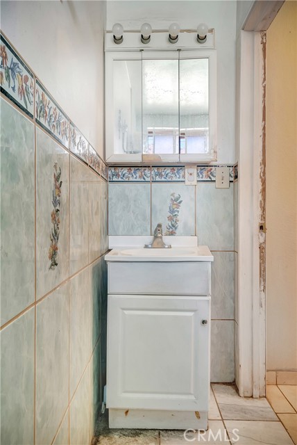 Detail Gallery Image 6 of 30 For 12547 Cometa Ave, San Fernando,  CA 91340 - 3 Beds | 2 Baths