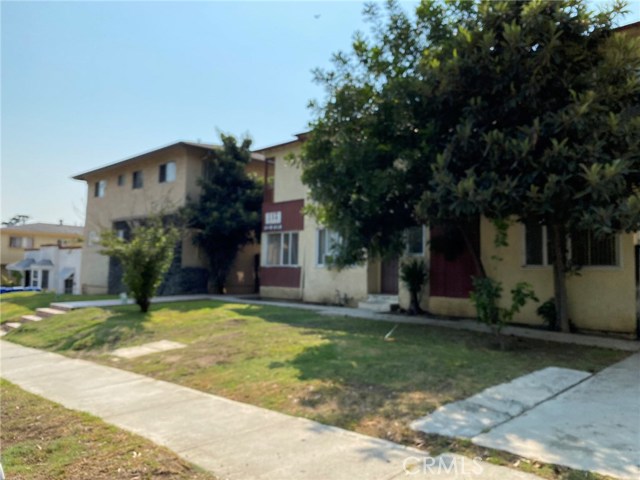 115 S Carondelet Street Los Angeles, California Well maintained, 16 units located in and high-rental demand area of central Los Angeles.? Eleven 2-bedroom, 1-bath units; five 1-bedroom 1-bath on a large 17,294 square foot lot.? Great commuter location.? 16 parking places, security gate and on-site laundry.? This property is also offered as part of seven building portfolio (see attached Offering Memorandum).? Shown on accepted offers only.? Please do not disturb the tenants.?