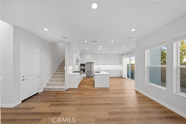 120 Pin Lane, Lake Forest CA: https://media.crmls.org/medias/fcd5de47-e1bb-4d82-8fba-faf14ce5b1c5.jpg