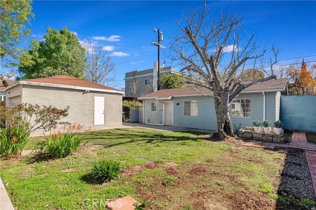 6350 Costello Avenue, Valley Glen CA: https://media.crmls.org/medias/fcd6705d-32fa-41ec-9a53-deeeb7eddd8c.jpg