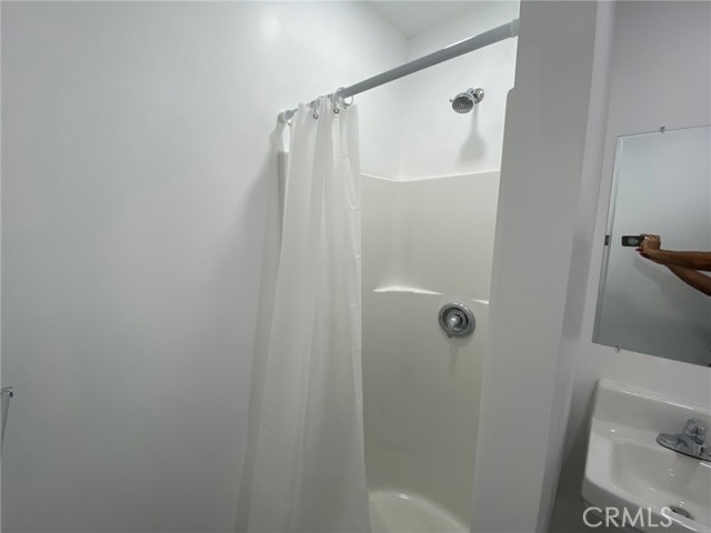 10523 Memphis Avenue, Whittier CA: https://media.crmls.org/medias/fcd6cca4-bd0a-49b2-b916-cd6510b8d48e.jpg