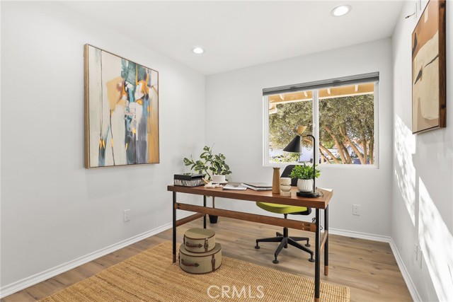 10000 Amestoy Avenue photo 13