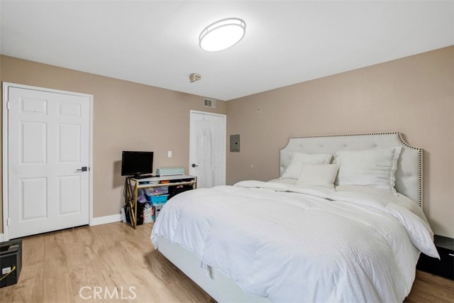 Detail Gallery Image 11 of 22 For 400 W California Ave #107,  Glendale,  CA 91203 - 2 Beds | 2 Baths