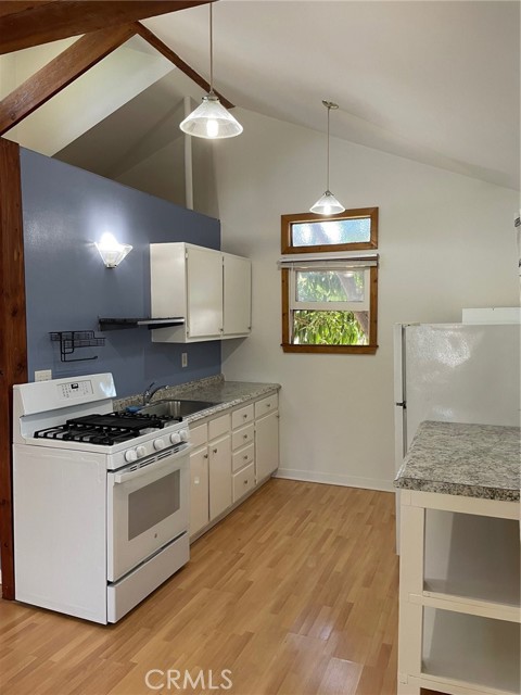 5257 Sylmar Avenue, Sherman Oaks CA: https://media.crmls.org/medias/fcd78399-0e97-4a5a-bc52-c06dec5e11b3.jpg
