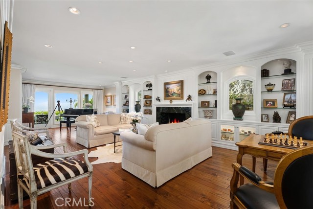 49 Cambria Drive, Corona del Mar CA: https://media.crmls.org/medias/fcd7ec5b-51de-4852-807b-5ba94b2b673c.jpg