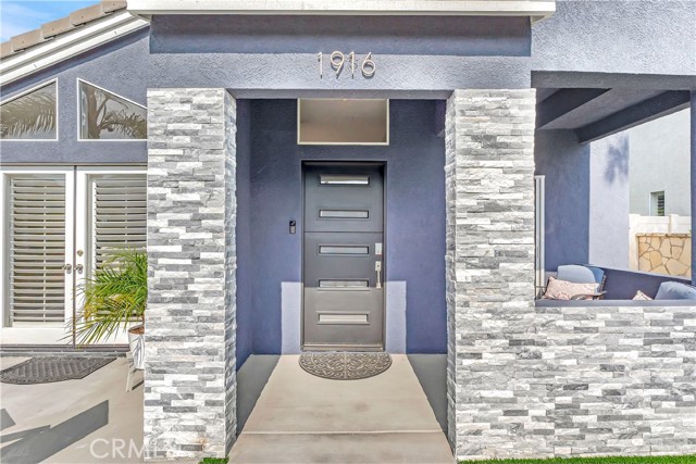 Detail Gallery Image 5 of 55 For 1916 Pine St, Huntington Beach,  CA 92648 - 4 Beds | 3 Baths