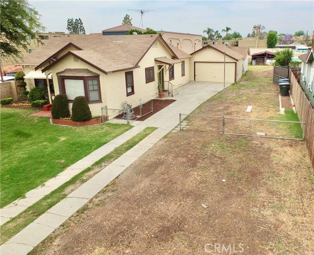 10505 Artesia Blvd., Bellflower CA: https://media.crmls.org/medias/fcd7fc49-8153-410c-be10-e64452bf01a6.jpg