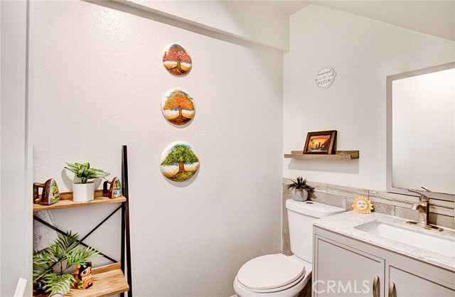 Detail Gallery Image 10 of 16 For 5577 Pioneer Bld #6,  Whittier,  CA 90601 - 3 Beds | 2/1 Baths