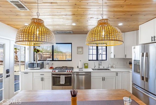 Detail Gallery Image 16 of 39 For 61680 Valley View Dr, Joshua Tree,  CA 92252 - 3 Beds | 2 Baths