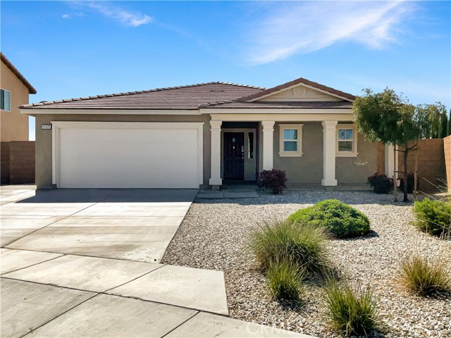 Detail Gallery Image 1 of 22 For 11575 Crest Dr, Adelanto,  CA 92301 - 3 Beds | 2 Baths