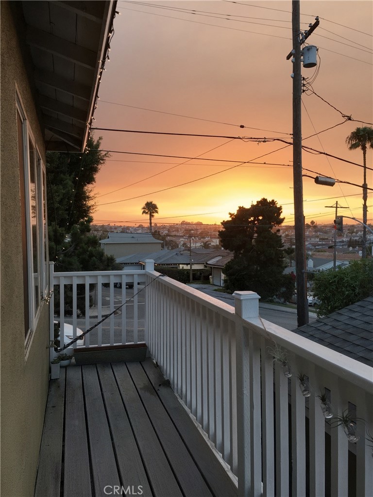 https://media.crmls.org/medias/fcd9052d-c863-4c25-97b9-cbcf7fce86fd.jpg?preset=X-Large
