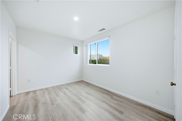 Detail Gallery Image 7 of 42 For 6919 S Menlo, Los Angeles,  CA 90044 - 4 Beds | 4/1 Baths