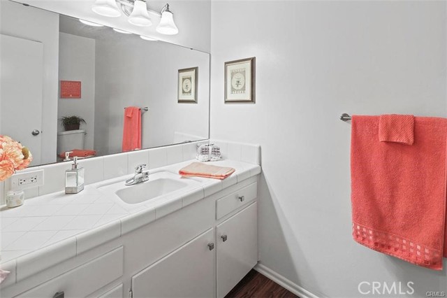 Detail Gallery Image 19 of 46 For 1360 G Shadow Ln #G,  Fullerton,  CA 92831 - 2 Beds | 2 Baths