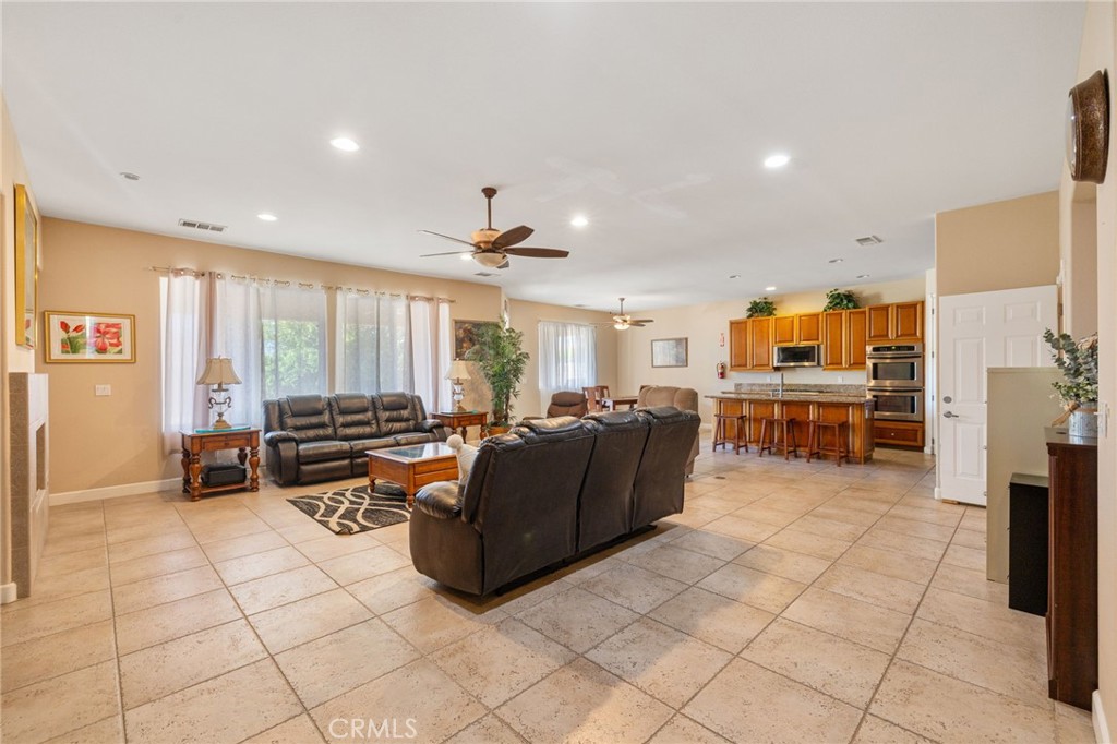 MLS #OC25198586 image #32