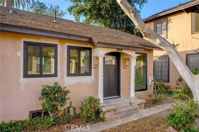 Detail Gallery Image 2 of 14 For 417 Riverdale Dr 417c,  Glendale,  CA 91204 - 1 Beds | 1 Baths