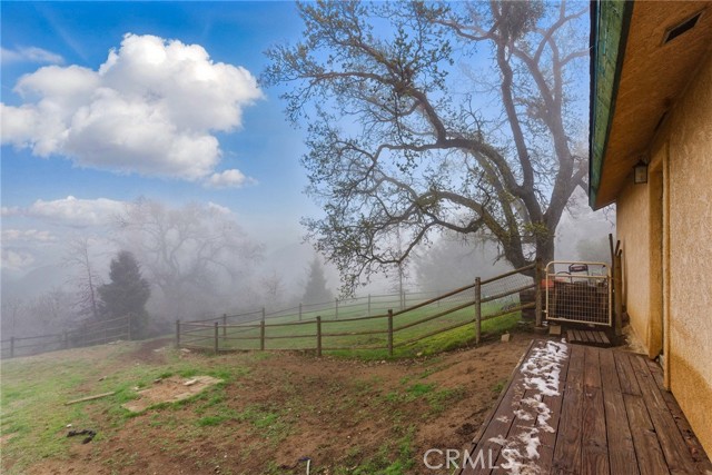 24980 Sunset Way, Tehachapi CA: https://media.crmls.org/medias/fcdbdbd3-3a72-47c4-a6de-c9ae21e49a6d.jpg