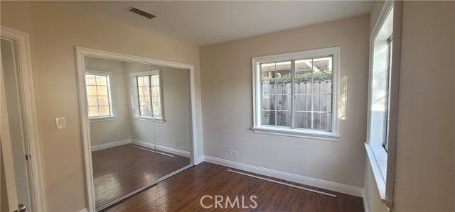 Detail Gallery Image 3 of 7 For 19538 Leadwell, Reseda,  CA 91335 - 2 Beds | 1 Baths