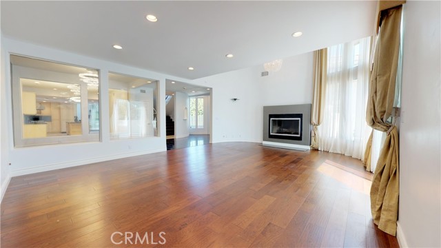 22500 N Summit Ridge Circle, Chatsworth CA: https://media.crmls.org/medias/fcdc5ebc-8f10-44a3-90b6-ddffdf2864b9.jpg