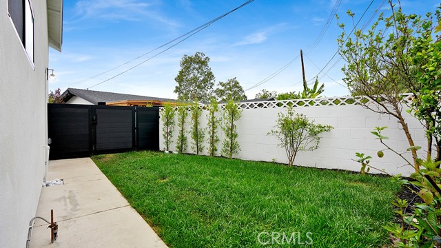 Detail Gallery Image 2 of 13 For 12752 Martha Ann, Los Alamitos,  CA 90720 - 1 Beds | 1 Baths