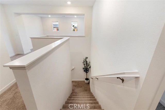 2275 Melogold Way, Corona CA: https://media.crmls.org/medias/fcdd09e9-d935-4f68-be7b-4128c32ce2eb.jpg